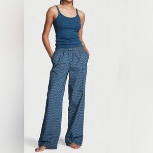 NWT Victoria's Secret Deep Blue Lounge Set.  Large. Short.